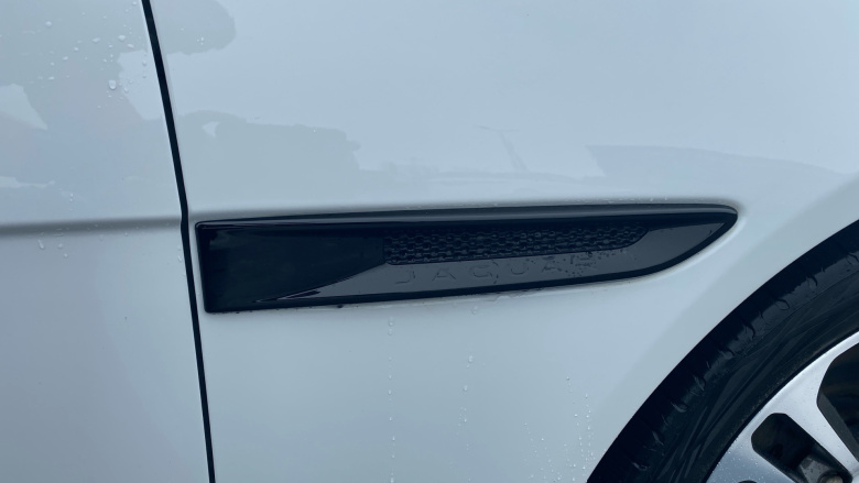 Jaguar XE 2.0 D200 R-Dynamic SE 4dr Auto Diesel Saloon